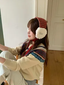 Koreanische gestreifte Strick-Ohrwärmer für Damen, warme Lammwolle Ohrenschützer im Winter.