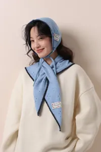 Set di berretto e sciarpa in maglia stile coreano con design traforato e paraorecchie.