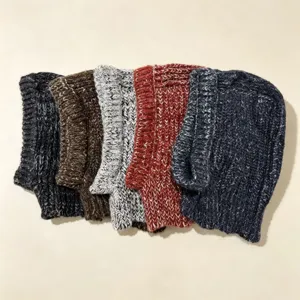 Cómodo pasamontañas de punto para mujer, gorro cálido de lana con orejeras para invierno.