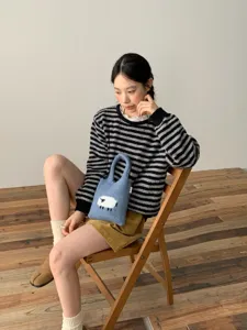 Bonito bolso tote de punto azul con diseño de oveja, práctico mini bolso informal.