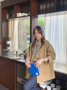 Koreanische handgemachte Strick Ohrenschuetzer Damen Winter warme winddichte Ohrenwaermer.