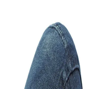 Denim Bakerboy Mütze Stoff Detail, vintage gewaschene blaue Baumwoll Textur Nahansicht