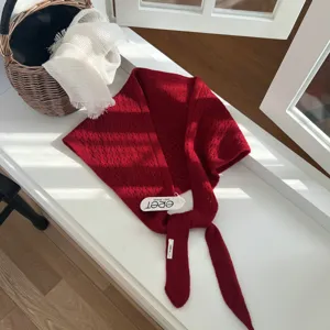 Écharpe triangulaire en tricot creux style coréen unie polyvalente mode châle chaud