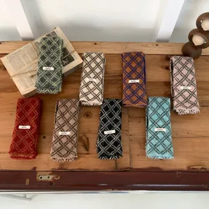 Koreanischer Diamantmuster dünner Strick Baguette Schal lässig warmer Winterschal für Damen.