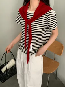 Stylish striped short-sleeve top paired with a chic red knit scarf for daily chic outfits.