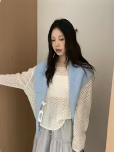 Details of Korean style hollow wool scarf shawl for women autumn winter warmth, elegant design.