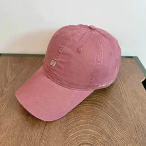 Gorra de béisbol rosa de algodón estilo coreano con letra N bordada, protección solar casual.