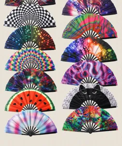 Collectie kleurrijke 10-inch vouwwaaier met diverse artistieke psychedelische patronen.