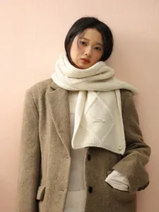 Koreanischer Stil Winter warme Strickschal mit Knopf Detail, weiche elegante Damen Halstuch.