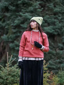 Outdoor travel warm 100% wool knit hat for women, solid color rolled cuff beanie cap.
