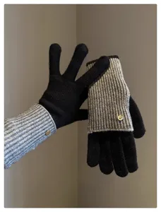 Gants en laine tricotée color-block pour femmes, détails d'écran tactile convertibles.