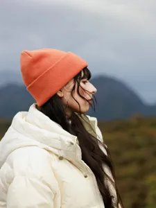Outdoor travel warm pure wool knit beanie for women, solid color cuffed ear protection cold hat.