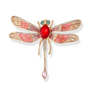 Exquisite Libellen-Brosche mit rotem Strassstein-Körper, rosa Emaillierten Flügeln und Kristallenen.