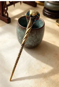 Vintage cobra hair stick alloy rhinestone hairpin elegant animal hair accessories for women