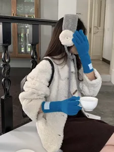 Koreanischer Stil Wolle Winter warme Handschuhe Ohrwärmer Set, weicher Touchscreen Strick.