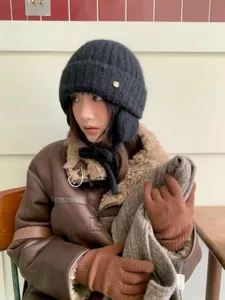 Koreanische gestrickte Ohrenklappenmütze für Damen, Herbst Winter warme kuschelige Mütze.