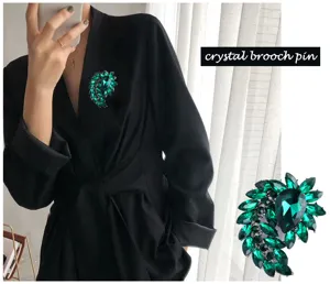 Elegante groene kristallen broche voor dames en heren, mode strass legering kleding accessoire.