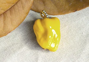 Creative yellow bell pepper enamel brooch pendant with rhinestones fashion coat accessory