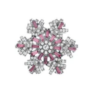 Exquisite Schneeflocken Brosche mit glitzernden weißen und rosa Kristallen für Mäntel Anzüge.
