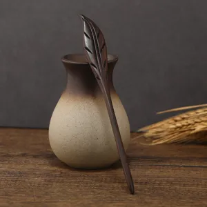 Bastoncino per capelli in legno di ebano intagliato a mano, forcina vintage a forma di foglia.