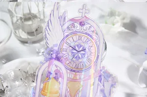 Detaillierte Nahaufnahme des vertraeumten Acryl Badge Displays mit Lasereffekt.