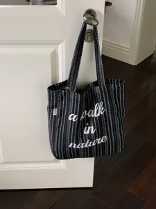 Sac cabas en toile à rayures noires et blanches avec imprimé, grand sac bandoulière décontracté.