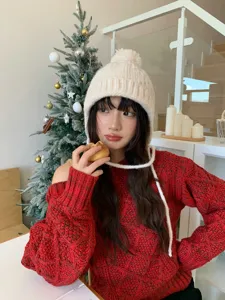 Cómodo gorro de punto de invierno con pompón, orejeras y bonitos cordones, suave y cálido.