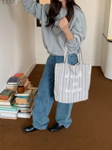 Sac cabas en toile rayée décontracté, grand sac à épaule pour femme, utilisation quotidienne.
