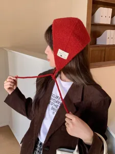 Koreanische gestrickte Ohrenklappen Mütze mit Band, warme Winter Wollmütze für Damen neu.