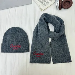 Kinder Winter warm gestrickte Mütze und Schal Zweiteiliges Set in Dunkelgrau Stickerei