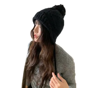 Gorro de punto negro estilo coreano pompón orejeras gorro de lana cálido de invierno mujer