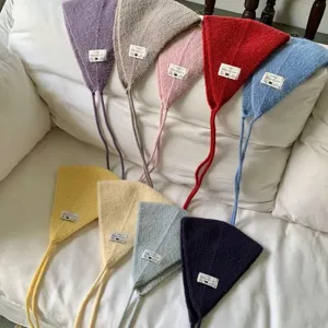 Koreanischer Stil gestrickte Ohrenwärmer Mütze mit Bändern, weiche warme Wintermütze.