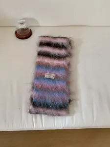 Gemütlicher, flauschiger Streifen-Strickschal für Damen, weicher warmer Winterschal Accessoire.