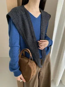Korean style pure wool button cross shawl women outer wear paired with classic blue sweater.