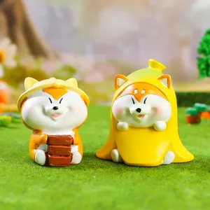 Mignonne figurine en resine Shiba Inu pour tableau de bord chien de travail et banane cadeau.