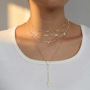 Collier Multicouche Tendance en Cuivre Strass pour Femme Choker Superposition Mauvais Œil Étoile Papillon Cœur Croix Pendentif Or Métal Bijoux Déclaration Cadeau