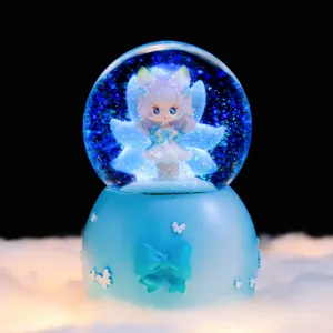 Caja de música de bola de nieve de zorro de nueve cuentas, vista detallada de cristal.