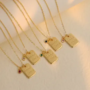 Collana con ciondolo rettangolare Good Luck placcato in oro con ciondoli di pietra portafortuna