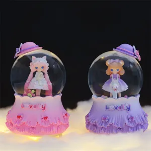 Boîte à musique boule à neige fille lolita mignonne avec lumières colorées cadeau d'anniversaire