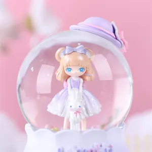 Jolie boîte à neige boule fille Lolita lumières colorées, décoration cadeau d'anniversaire.