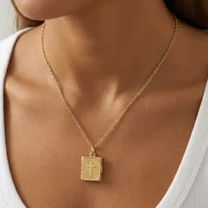 Collar con Colgante de Medallón de Libro de Cruz de Latón Chapado en Oro de 18K Vintage Caja de Foto Abrible Cuadrada Rétro para Mujer