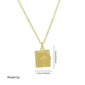 Collar con colgante de libro relicario de cruz bañado en oro de 18k cadena delicada