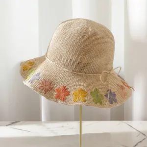 Hochwertiger faltbarer Stroh-Fischerhut mit bunten bestickten Blumen für Damen Sommer Strand Urlaub.