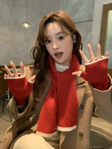 Koreanischer Stil rot-weißer Kontrast Strickschal und warme fingerlose Handschuhe Set.