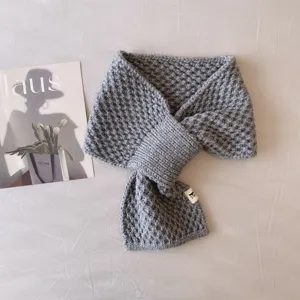 Grauer Strickschal Winter warmer Nackenschwaermer weich gemuetlich Damen laessig Latz