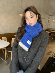 Koreanischer Stil Farblock gestrickter Wollschal für warme Winterkleidung Mode Outfit.