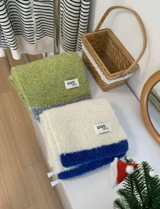 Gemütlicher, farbblockierter Strickschal für Damen, weicher Winter-Halswärmer, modisch.