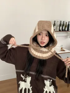 Cómodo pasamontañas de punto a rayas para mujer, bufanda con capucha de invierno cálida.