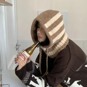 Elegante pasamontañas de punto a rayas para mujer, bufanda gorro de invierno muy cálida.