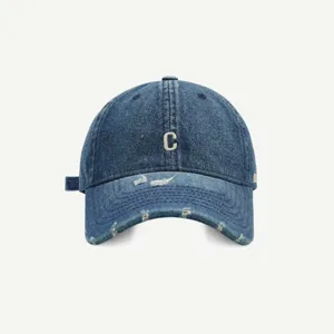 Verwaschene Jeans Baseballcap mit gesticktem C, lässige Vintage Kappe für Damen.